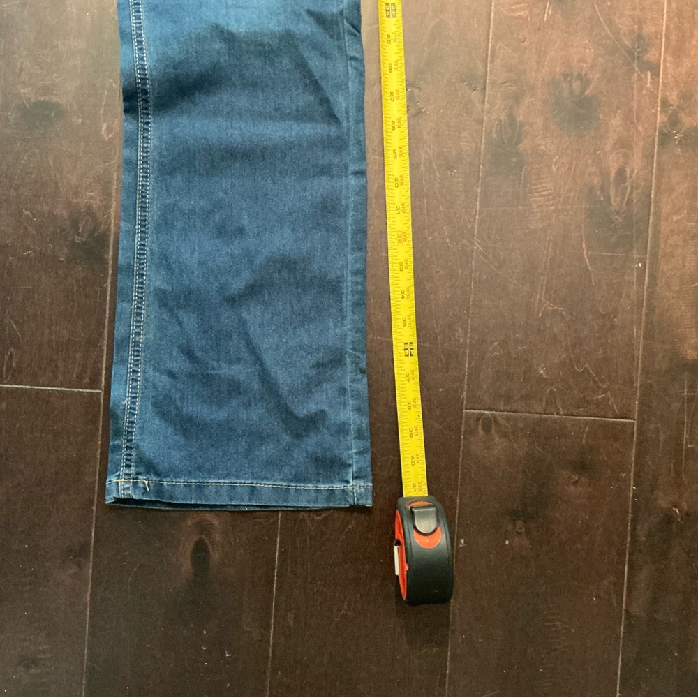 Blue Jeans - Picture 2 of 4